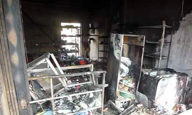 Nổ hàng trăm bình gas gây cháy lớn