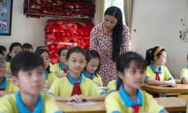 Vì sao Bộ GD&ĐT yêu cầu tạm dừng đánh giá giáo viên, cán bộ quản lý