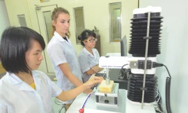 Trong 34 cơ sở giáo dục ĐH trực thuộc Bộ được khen thưởng, trường ĐH Bách khoa Hà Nội có nhiều bài báo nhất là 491 bài. Ảnh: phòng nghiên cứu của trường ĐH Bách khoa Hà Nội