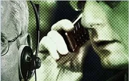 'Bạn gọi điện cho ai, gõ gì trên bàn phím họ đều biết!'