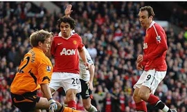 Man United thắng nhọc, Arsenal bị cầm hòa