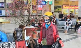 Cảnh tượng 'kỳ lạ' ở bến xe Mỹ Đình những ngày cận Tết