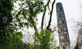 Ngôi chùa nghìn tuổi ở Trung Quốc nghiêng hơn tháp Pisa