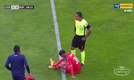 Lạ kỳ đội bóng bị xử thua sau 12 phút thi đấu khi chỉ còn 6 cầu thủ trên sân