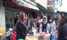 Hot girl bánh tráng trộn: ‘Cả gia đình đều vui vì thu nhập tăng thêm’