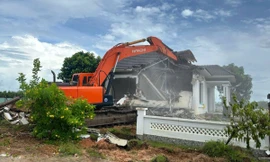 Tiếp tục cưỡng chế tháo dỡ 9 căn biệt thự xây trái phép ở Phú Quốc