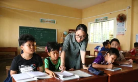 Chuyện những người 'gieo chữ’ trên đảo Hải Tặc