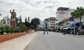 Tuyến phố đi bộ Ninh Kiều năm trên đoạn đường Hai Bà Trưng.