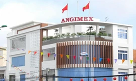 'Đại gia' lúa gạo bị phong tỏa tài khoản, hủy niêm yết cổ phiếu