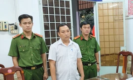 Bắt giám đốc, nhân viên nhà thầu dự án kè chống sạt lở ở An Giang