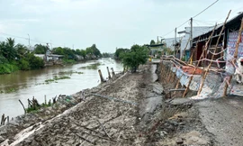 Liên tiếp 3 vụ sạt lở ở An Giang, nhà dân cheo leo trên bờ vực