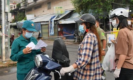 'Vượt nắng, thắng mưa' ngăn dịch ở thành phố biển Kiên Giang