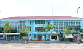 Ba bác sĩ trung tâm y tế ở Kiên Giang bị bắt vì giả mạo trong công tác