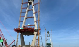 Công nhân làm xuyên Tết thi công cầu Mỹ Thuận 2