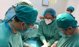 Hơn một năm khối u vú bằng trái chanh phát triển 'siêu tốc' nặng gần 5 kg