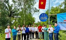 Sóc Trăng bàn giao công trình Thắp sáng đường quê