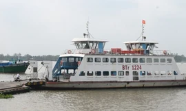 Bến Tre: Phà tạm Rạch Miễu thu phí xe máy từ ngày 27/1