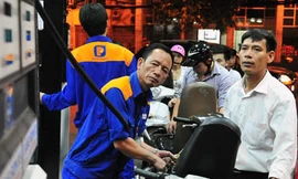 Petrolimex trần tình việc rót hàng nghìn tỷ cho công ty con