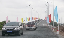 Cầu Đầm Cùng ngày thông xe. Ảnh: Tiến Hưng