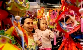 Rực rỡ phố đèn lồng giữa Sài Gòn