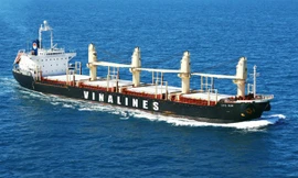 Vinalines tham gia vận tải than từ Australia về Việt Nam