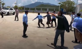 Người dân vào tận nhà điều hành đánh nhân viên trạm thu phí Ninh Lộc