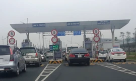 Trạm thu phí tại Sân bay Nội Bài. Tác giả: Sỹ Lực