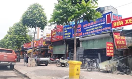 Tuyến đường Nguyễn Hoàng đầu tư gần 200 tỷ đồng nhưng Sở TN&MT Hà Nội chủ trì đề nghị UBND TP cho phép xây dựng các kiốt bán thực phẩm bám đường