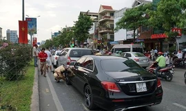 Vụ tai nạn liên hoàn gần sân bay Tân Sơn Nhất (TPHCM) ngày 27/4