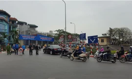 Xe biển xanh được ưu tiên qua chốt