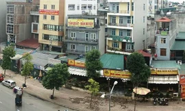 Dãy kiốt trên đường Nguyễn Hoàng, quận Nam Từ Liêm