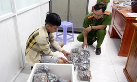 Khởi tố nhóm đối tượng buôn bán hàng nghìn quả pháo nổ