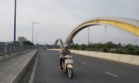 Đường phố vắng vẻ