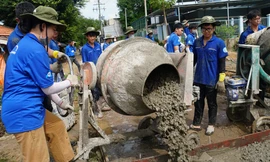Gần 4.500 chiến sĩ tình nguyện tỏa khắp vùng quê Đồng Tháp