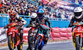 Gần 70 vận động viên tranh tài đua xe mô tô tại Cần Thơ