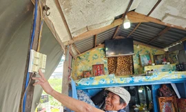  Thương hồ tận dụng điện năng lượng mặt trời thắp sáng