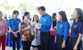 Nhiều hoạt động ý nghĩa tại ngày hội thanh niên công nhân khu vực sông Hậu