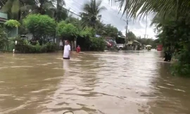 Mưa to kéo dài, tỉnh lộ 955B ở An Giang chìm trong 'biển nước'