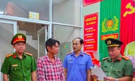 Bắt đối tượng xuyên tạc, chống phá Đảng và Nhà nước