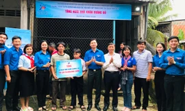 Hành trình 'Khát vọng cống hiến' trao tặng hàng trăm triệu đồng tại Đồng Tháp