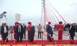 Hợp long cầu gần hai ngàn tỷ bắc qua sông Hàn