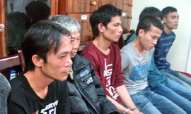 Đối tượng Lê Văn Thọ (Thọ sứt, ngoài cùng bên trái) cùng các đối tượng bị bắt giữ