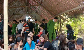 31 con bạc là nữ bị bắt giữ tại sới bạc khủng ở Sóc Sơn chiều 14-3