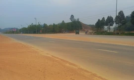 Thành phố Yên Bái tăng tốc các công trình xây dựng, đường mịt mù cát bụi, đất đá