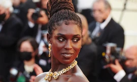 Jodie Turner-Smith bị trộm trang sức sau khi sải bước trên thảm đỏ Cannes.