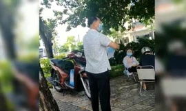 Bản tin 8H: Vợ vi phạm giãn cách, chồng xé biên bản xử phạt trước mặt tổ công tác