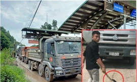 Bản tin 8H: Tài xế xe tải đuổi chém nhân viên trạm thu phí