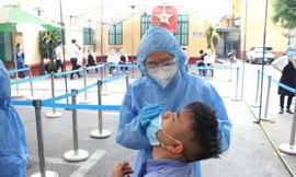 Bản tin 8H: Hà Nội thêm 5 ca mắc COVID-19 liên quan Bệnh viện Việt Đức