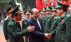 Thủ tướng chúc Tết, giao lưu với chiến sĩ biên phòng và quân dân biên giới, hải đảo