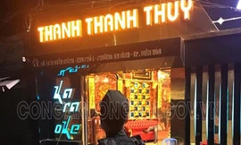 4 nữ tiếp viên karaoke khỏa thân kích dục cho khách: Tiền 'boa' 800.000/ lần